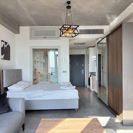 Luxury On The 19th Floor Queen Bomonti